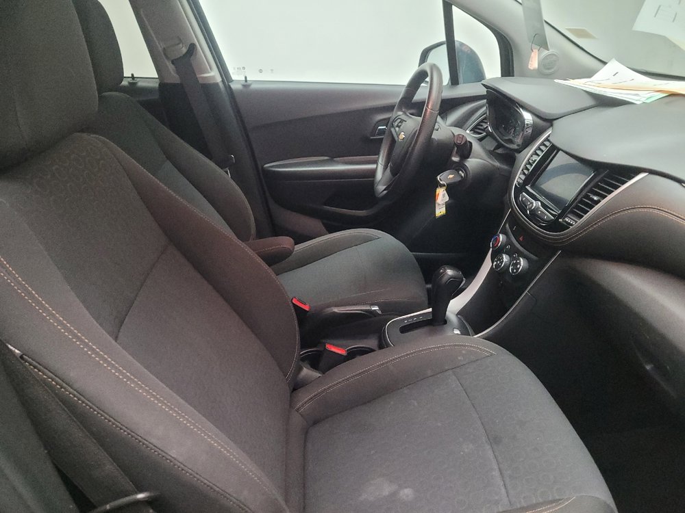 Used 2022 Chevrolet Trax LS w/ Tint and Cruise Package AWD/4WD image 21