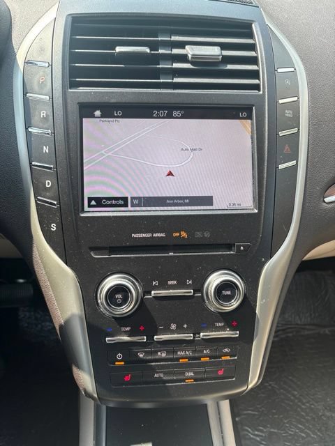 Used 2019 Lincoln MKC Select w/ Select Plus Package FWD image 11