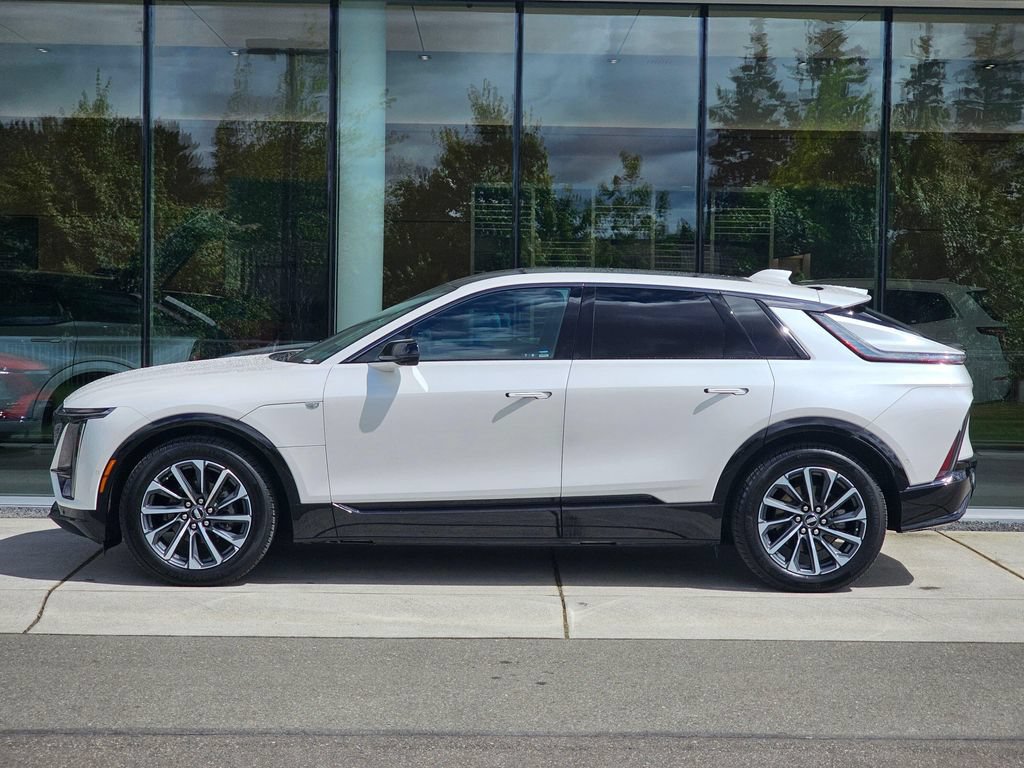 Certified 2024 Cadillac Lyriq Sport AWD/4WD image 2
