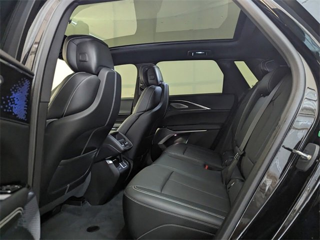 Used 2023 Cadillac Lyriq 2WD image 7