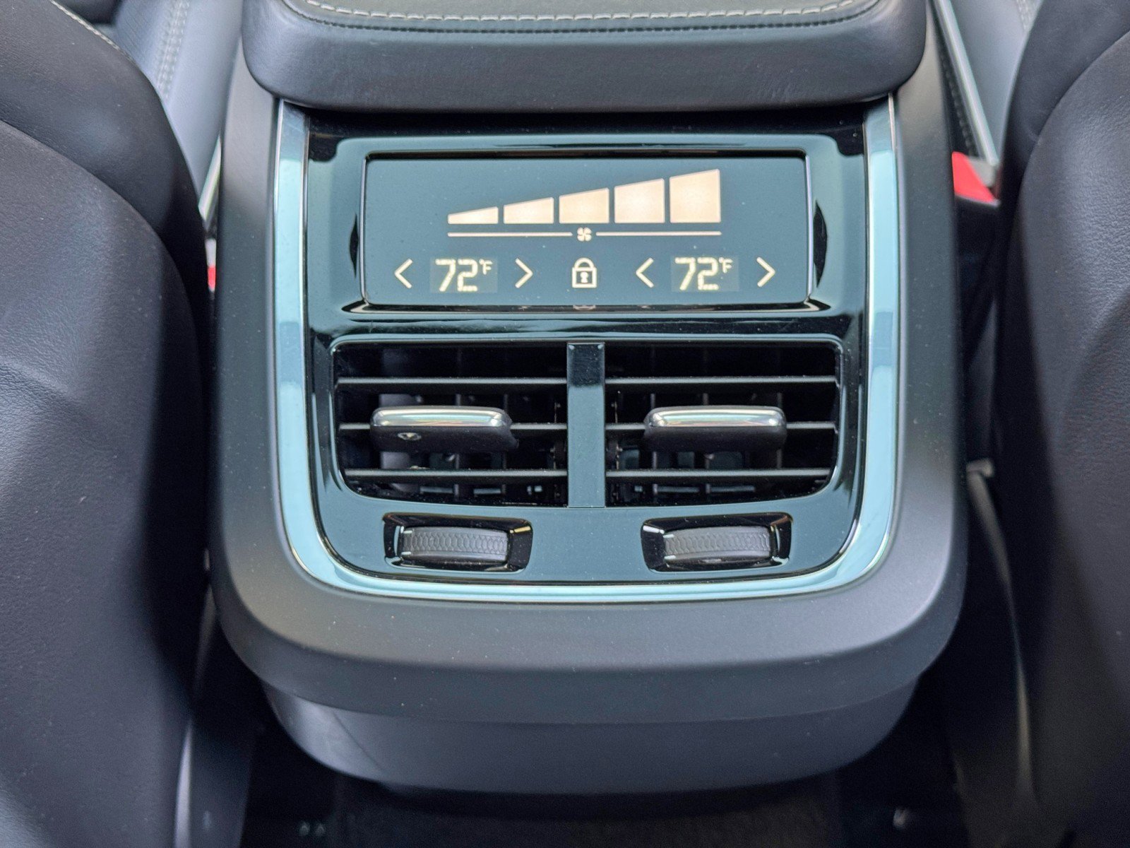 Used 2019 Volvo XC90 T6 R-Design w/ Protection Package Premier image 34