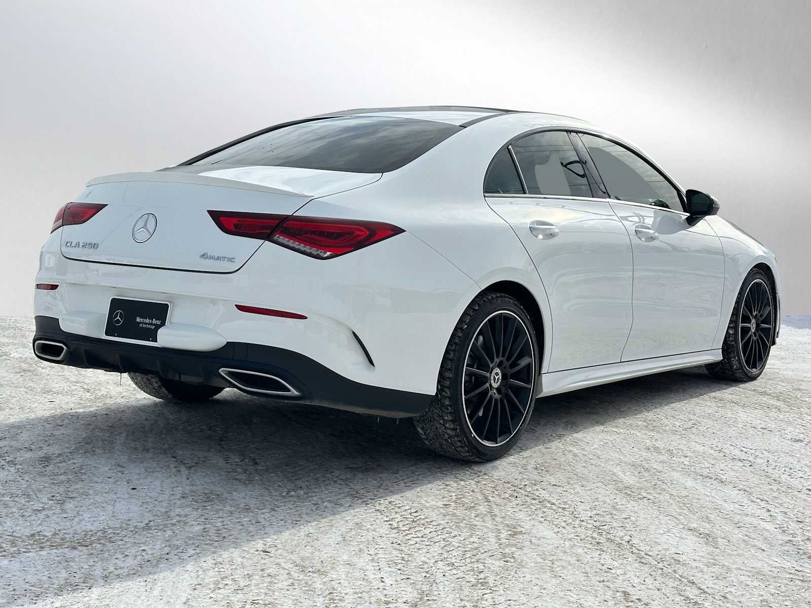 Used 2022 Mercedes-Benz CLA 250 4MATIC image 3