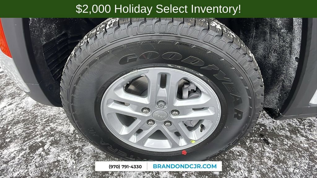 New 2025 Jeep Grand Cherokee Laredo image 30