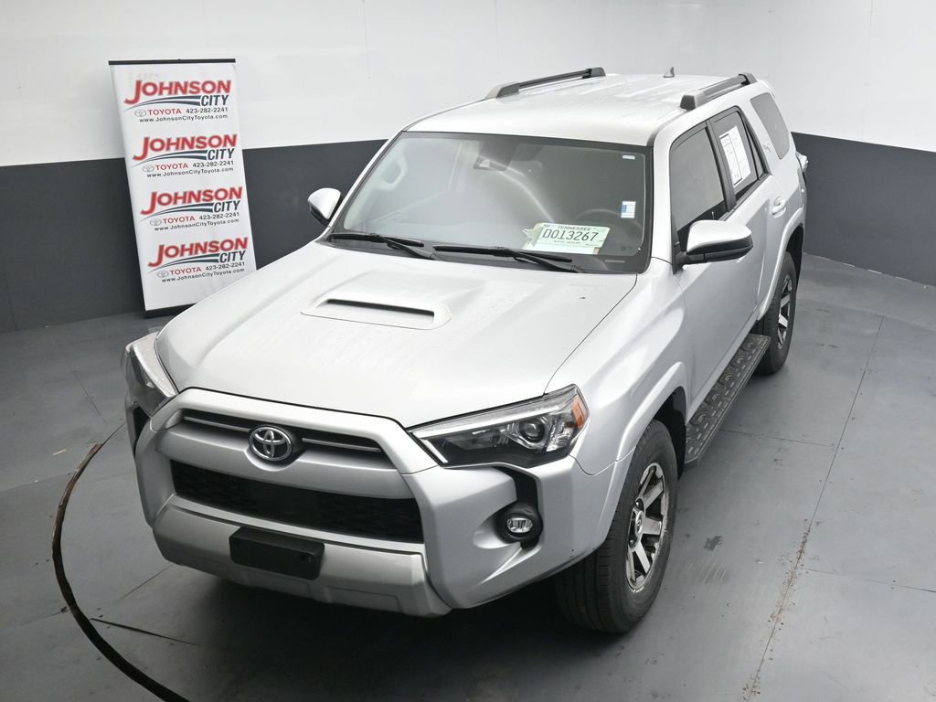Used 2024 Toyota 4Runner TRD Off-Road AWD/4WD image 12