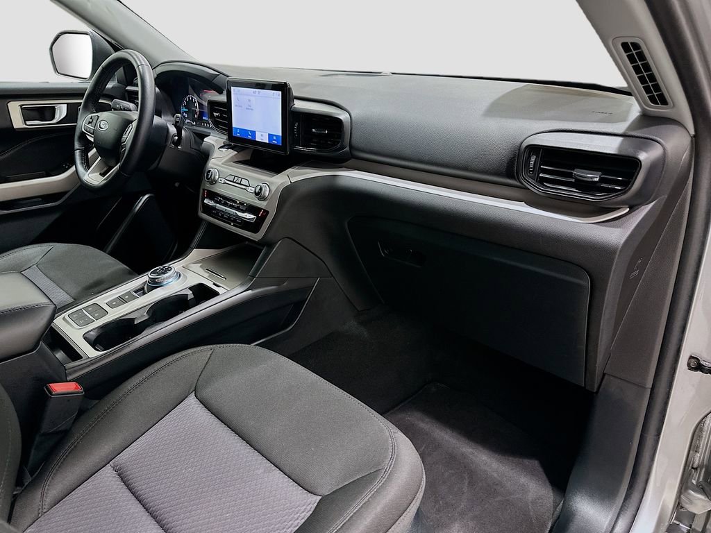 Used 2024 Ford Explorer XLT RWD image 29