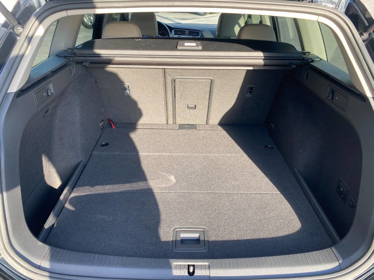 Used 2015 Volkswagen Golf TDI SE image 26