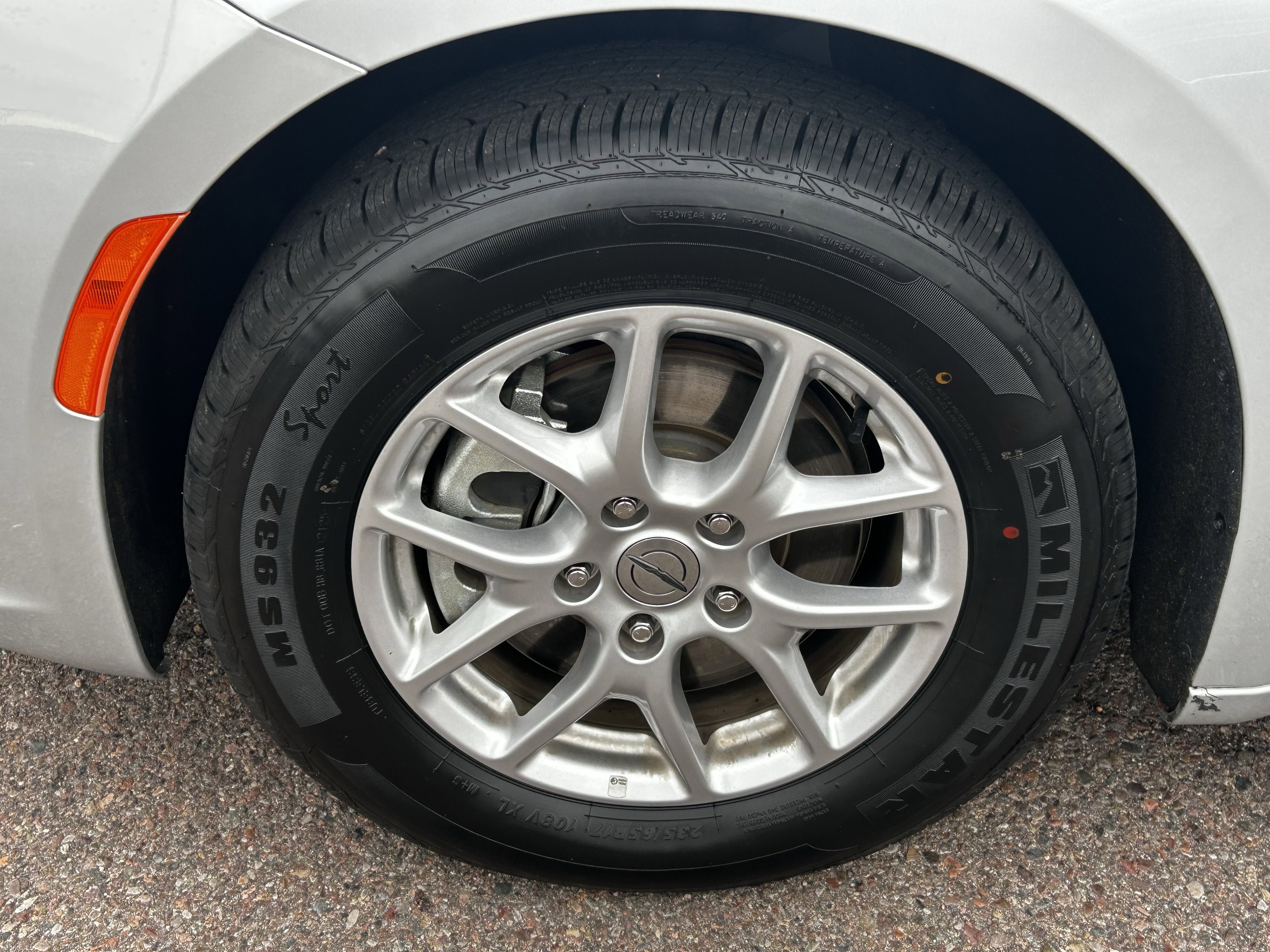 Certified 2024 Chrysler Pacifica Touring-L image 8