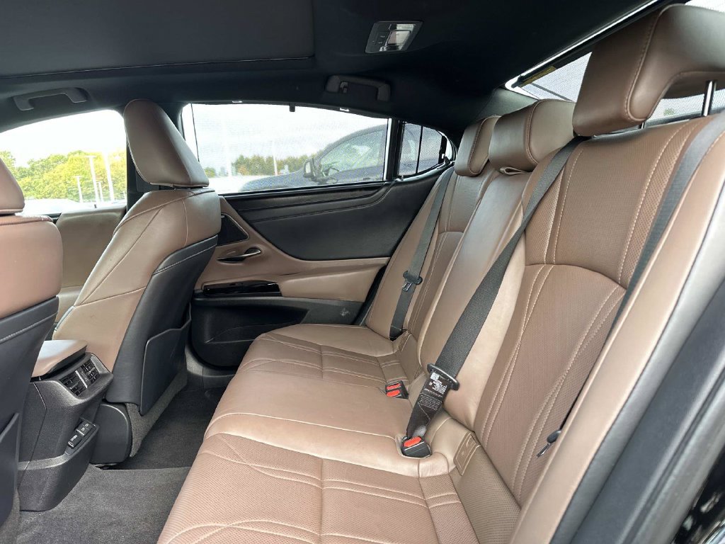 Used 2024 Lexus ES 350 Ultra Luxury w/ Accessory Package (Z2) FWD image 17
