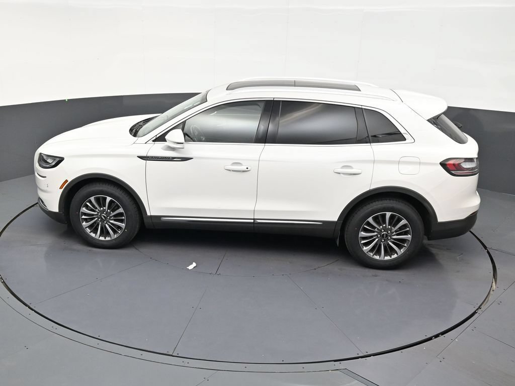 Used 2023 Lincoln Nautilus Reserve FWD image 13