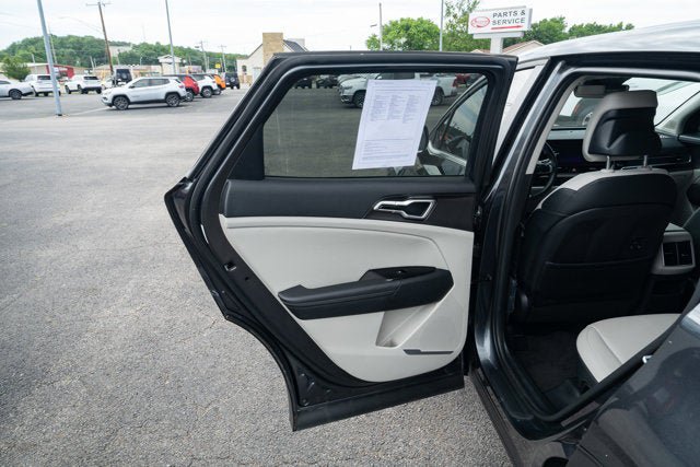 Used 2024 Kia Sportage EX FWD image 11