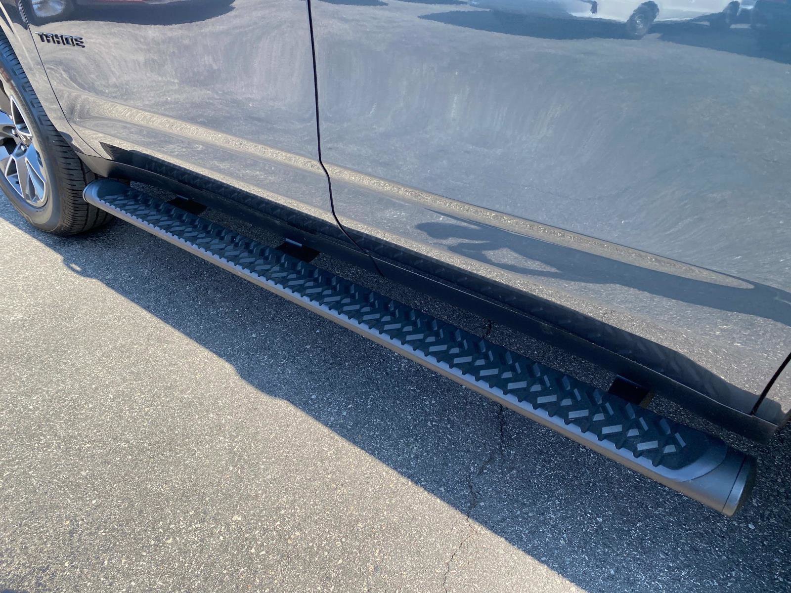 Used 2021 Chevrolet Tahoe Z71 w/ Z71 Signature Package image 28