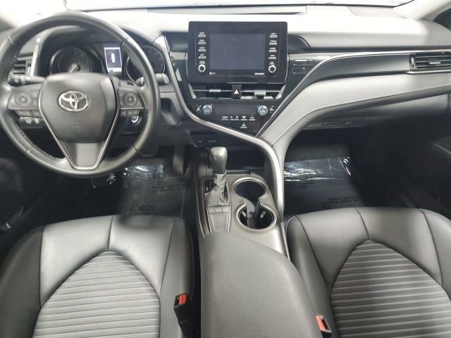 Used 2023 Toyota Camry SE FWD image 2
