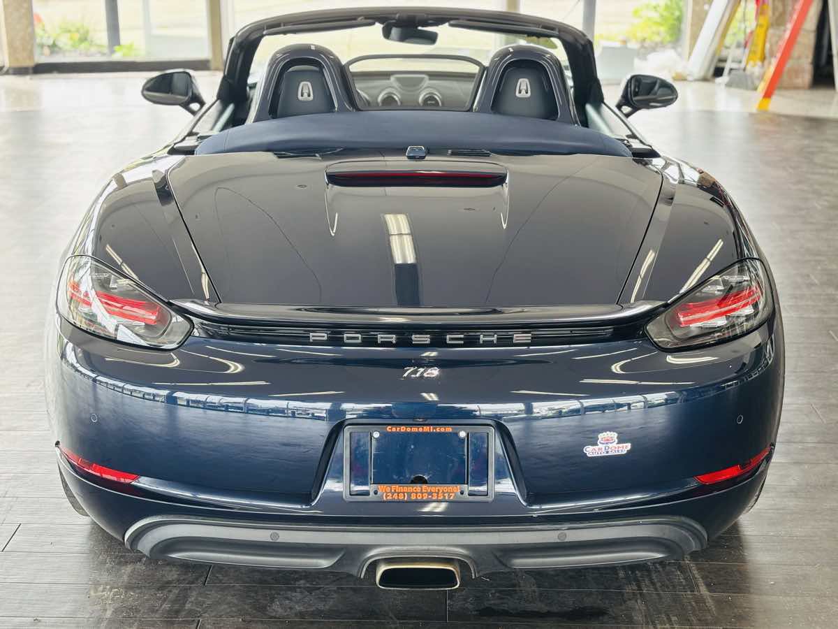 Used 2019 Porsche 718 Boxster RWD image 8