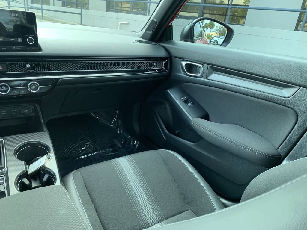 Used 2025 Honda Civic Sport image 4