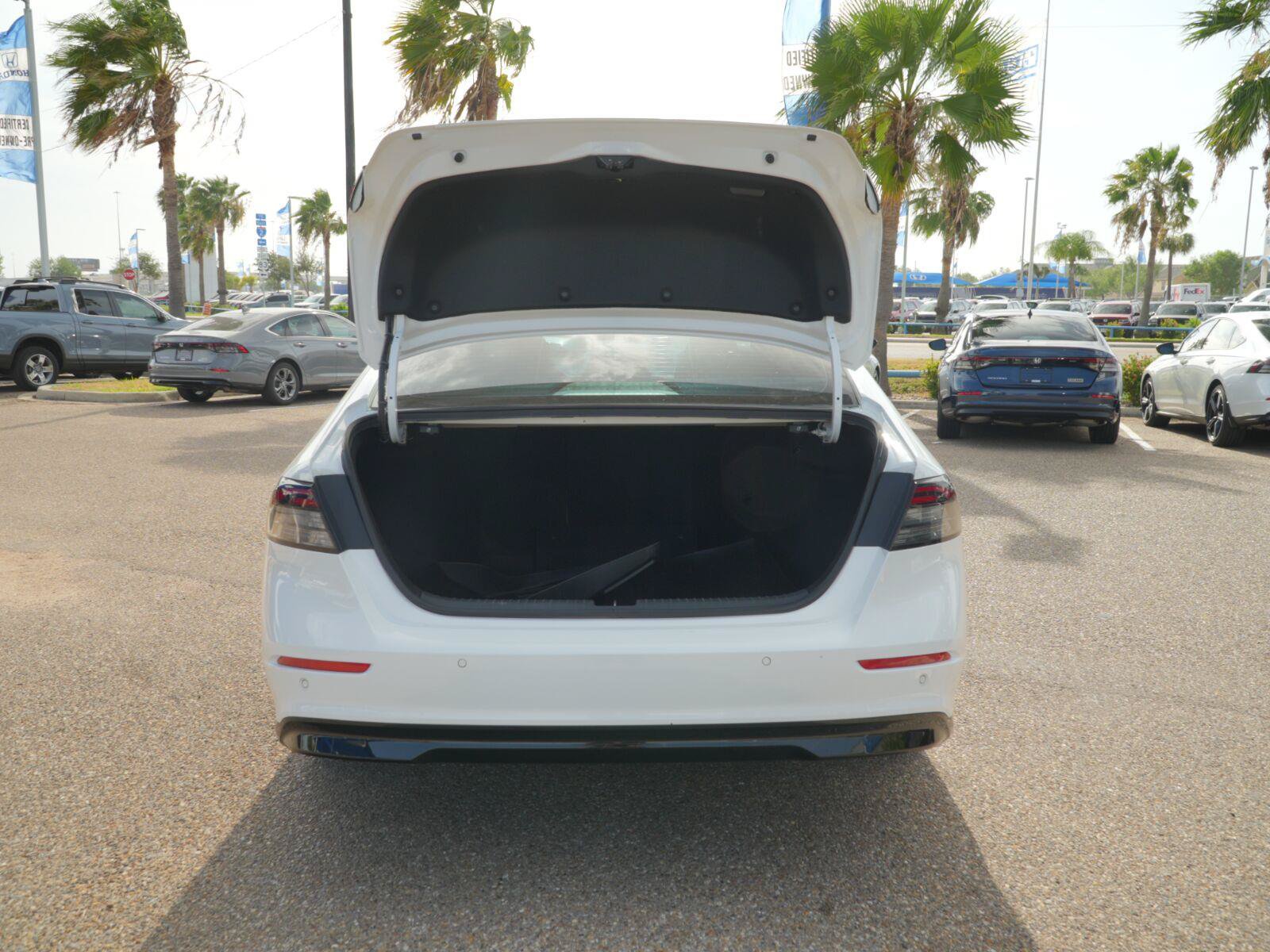Used 2024 Honda Accord EX-L image 12