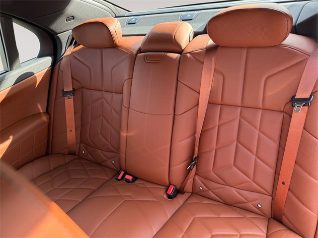 Certified 2026 BMW 750e xDrive 750e xDrive w/ Executive Package image 13