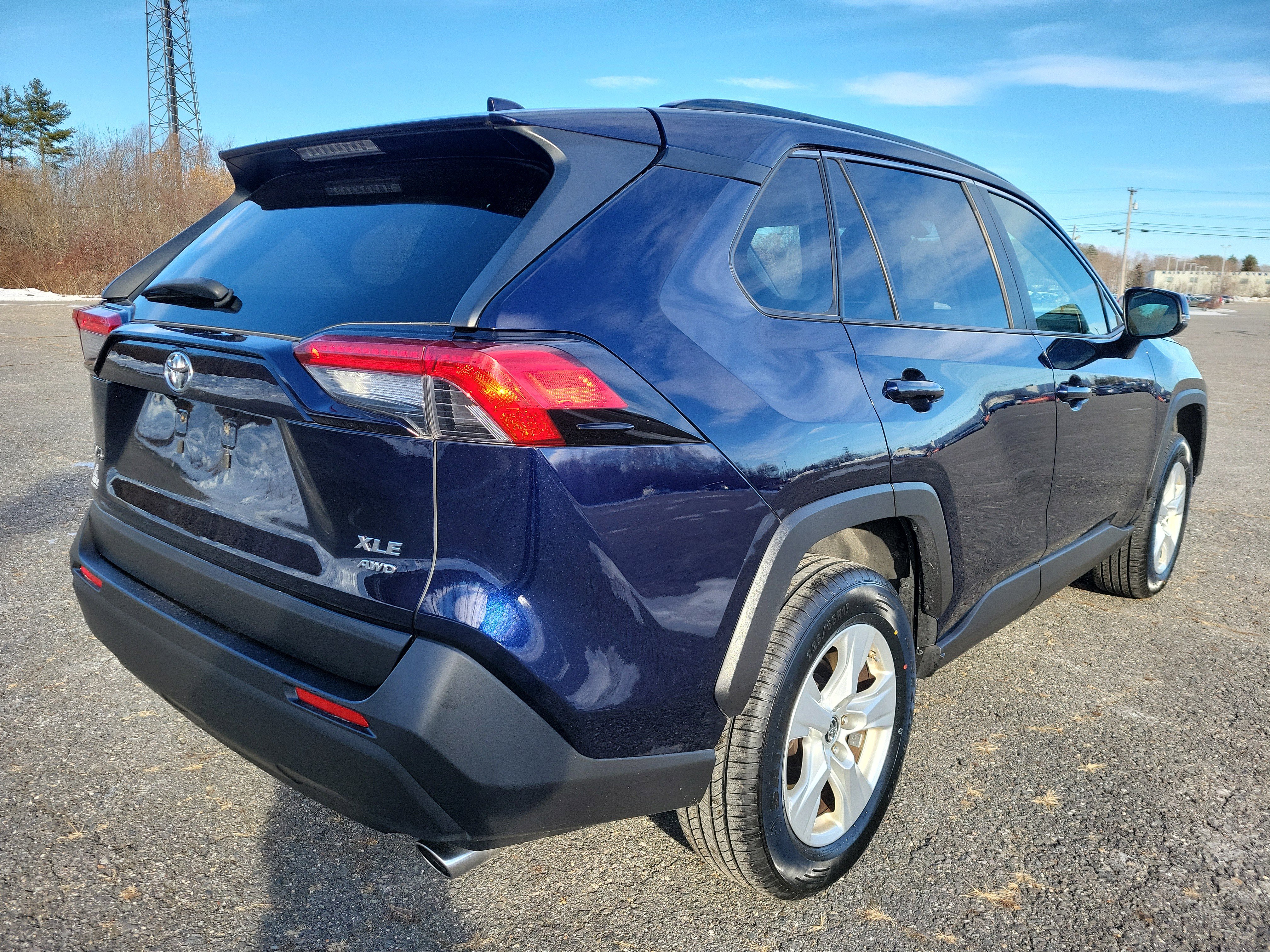 Used 2019 Toyota RAV4 XLE image 5