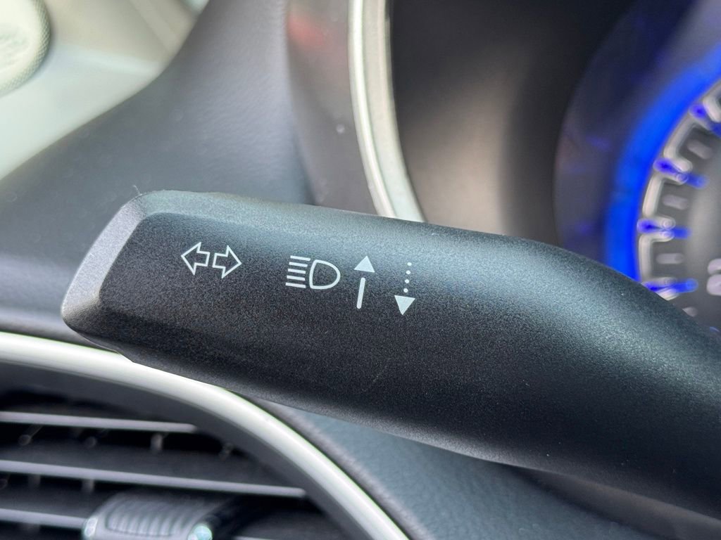 Used 2024 Chrysler Pacifica Touring-L image 13