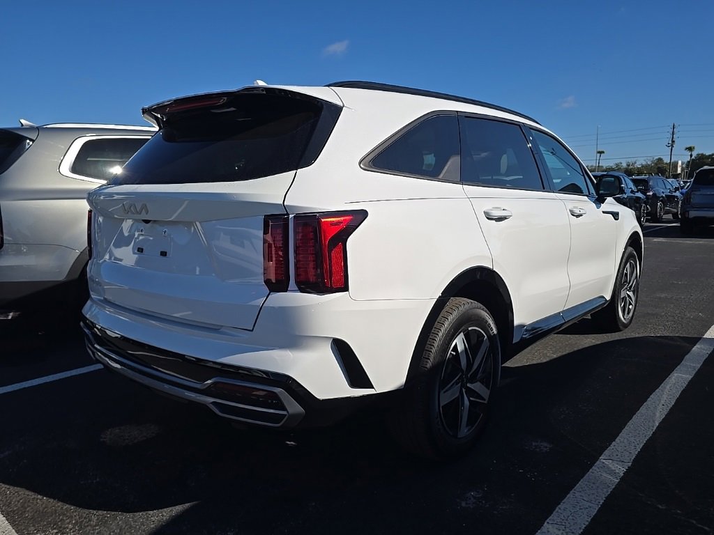 Certified 2023 Kia Sorento S w/ Panoramic Sunroof Package image 10