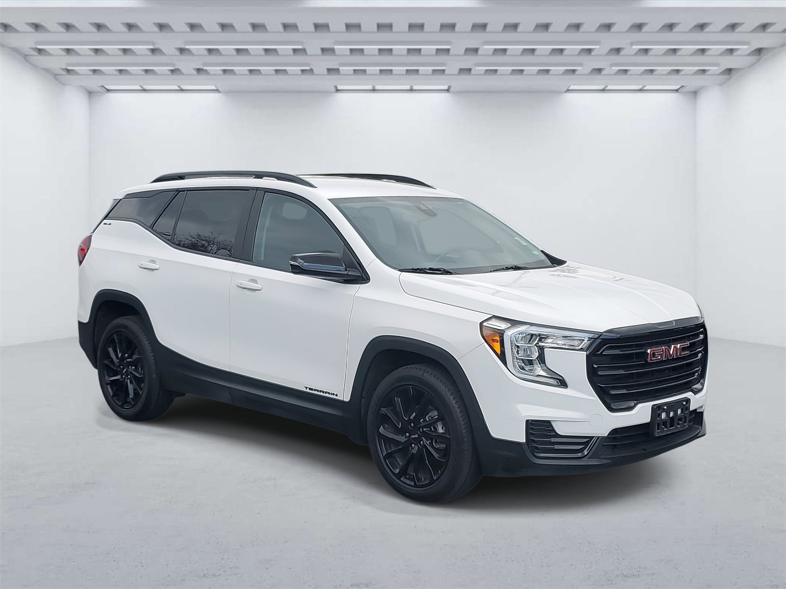 Used 2024 GMC Terrain SLE w/ Driver Convenience Package