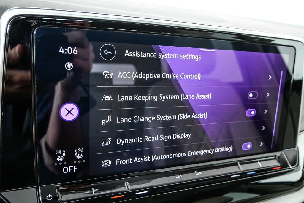 Certified 2025 Volkswagen Atlas SEL Premium R-Line image 16