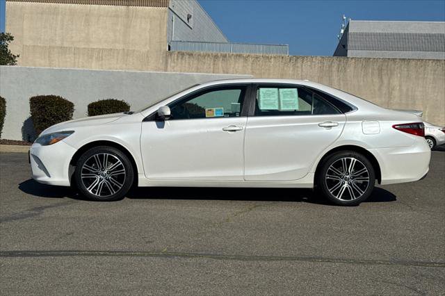 Certified 2016 Toyota Camry SE image 9
