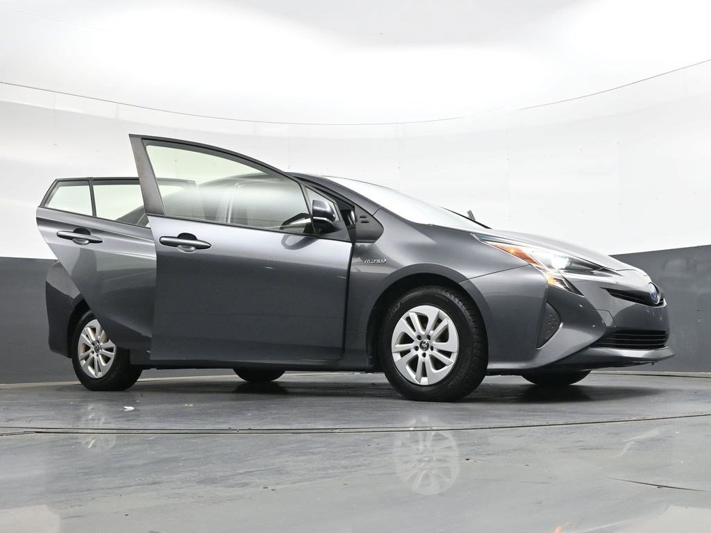 Used 2017 Toyota Prius Two image 38