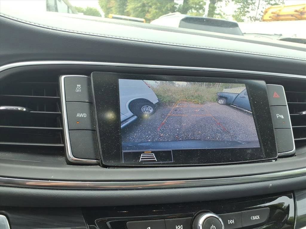 Used 2020 Buick Enclave Essence image 16