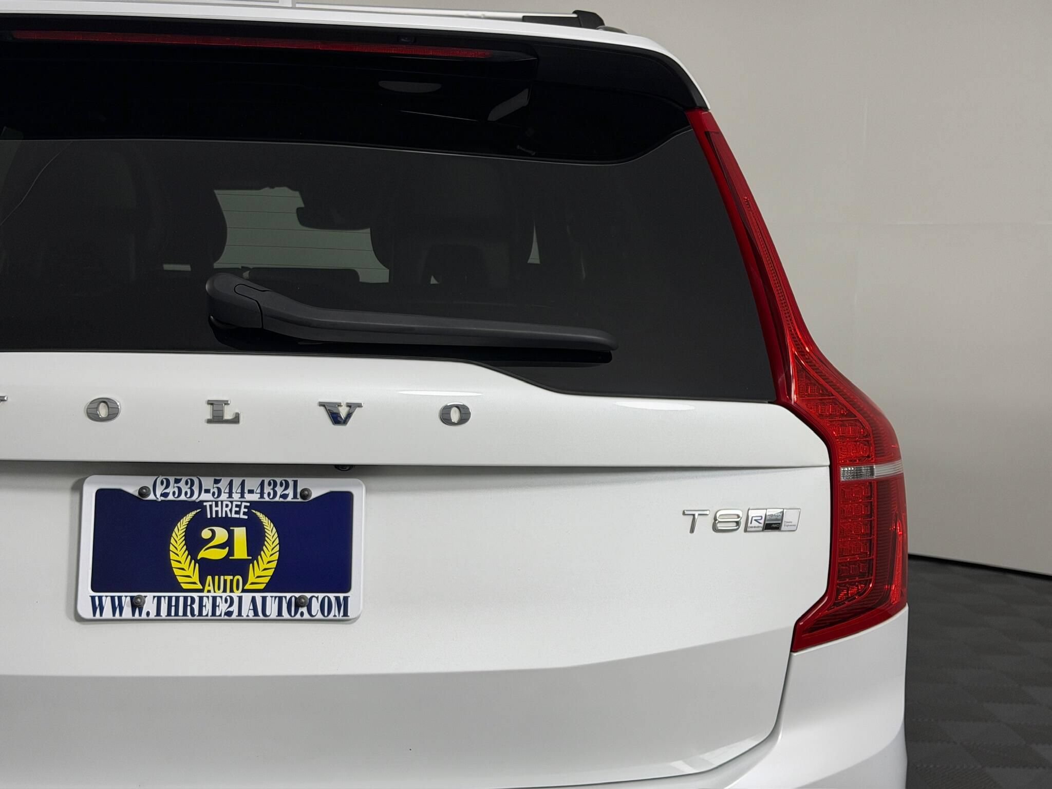Used 2020 Volvo XC90 T8 R-Design w/ Protection Package AWD/4WD image 11