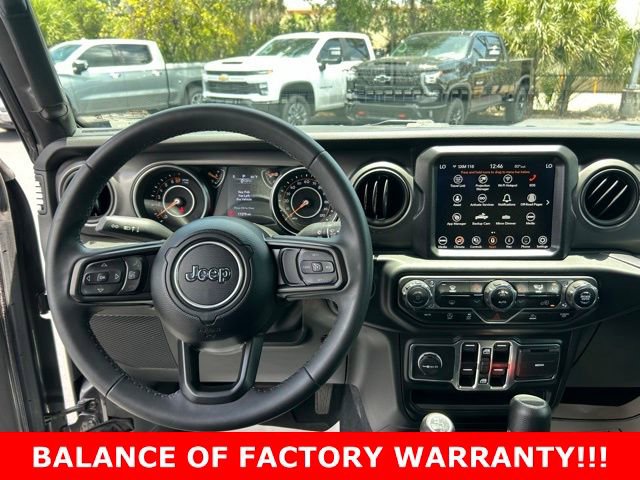 Used 2023 Jeep Gladiator Sport AWD/4WD image 18