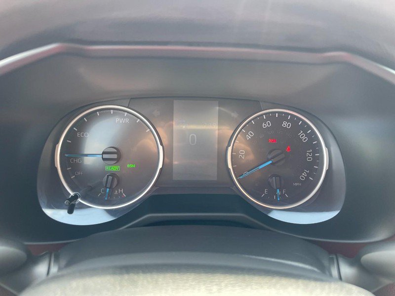 Used 2022 Toyota RAV4 LE AWD/4WD image 24