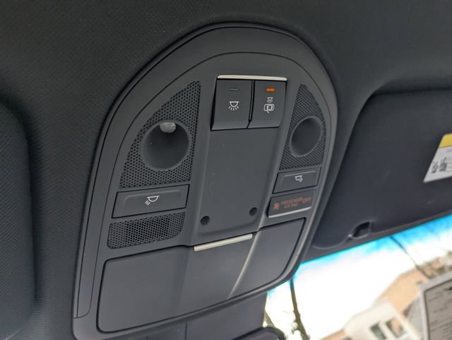 Used 2023 Genesis G70 3.3T image 20