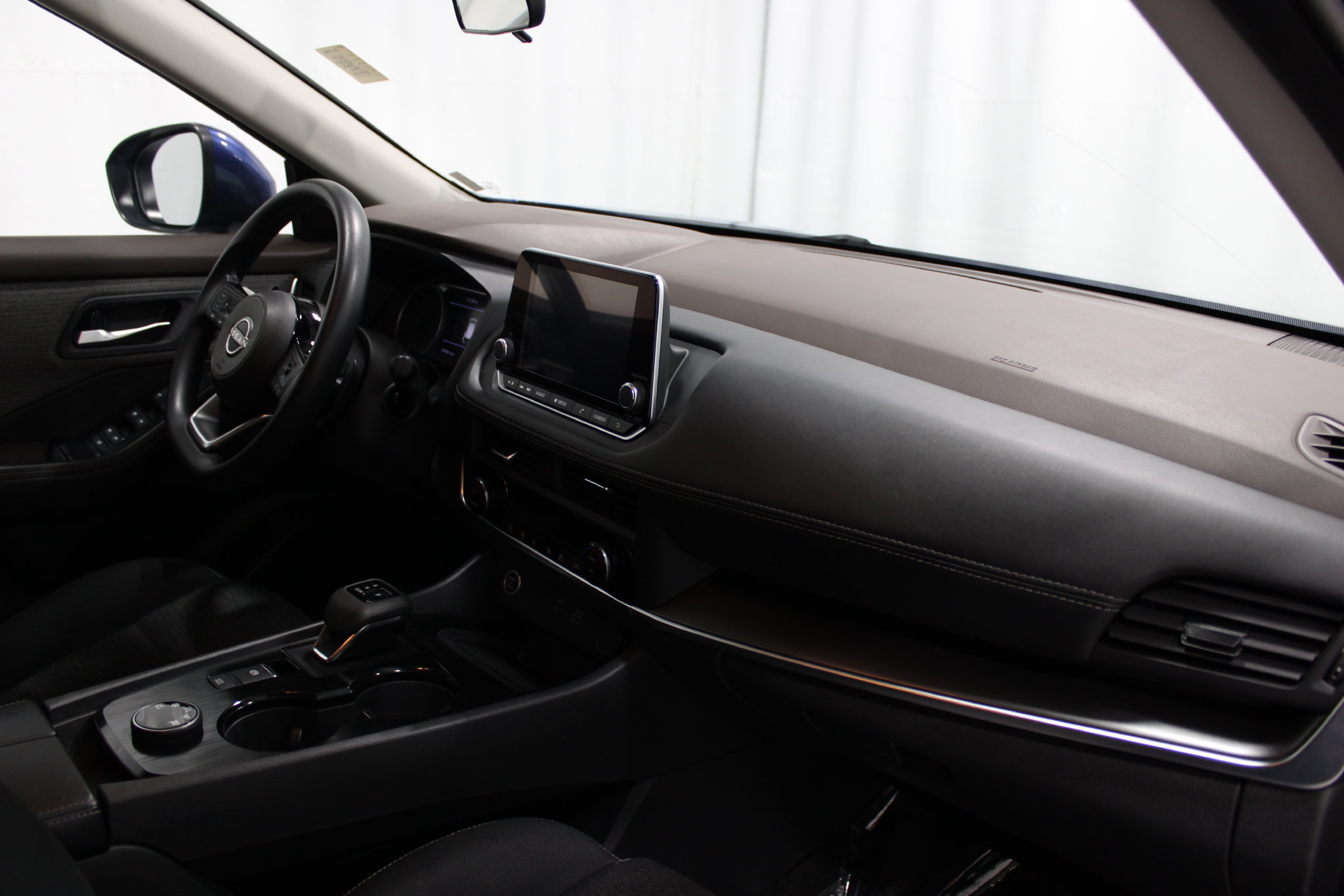 Used 2023 Nissan Rogue SV AWD/4WD image 25
