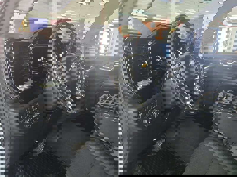 Used 2024 Chevrolet Silverado 2500 LT image 8