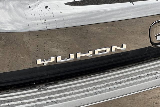 New 2026 GMC Yukon Denali w/ Sun & Power Step Package AWD/4WD image 35
