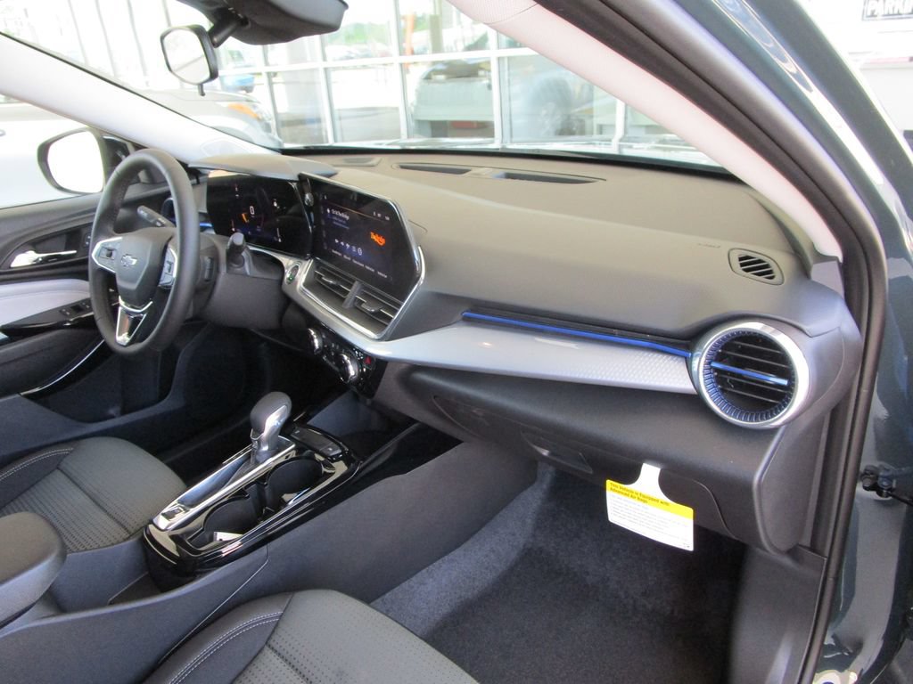New 2026 Chevrolet Trax LT w/ Driver Confidence Package FWD image 25