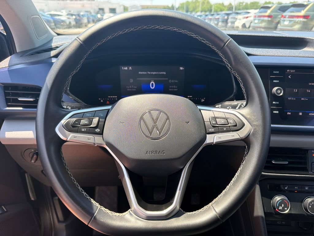 Certified 2022 Volkswagen Taos SE AWD/4WD image 11