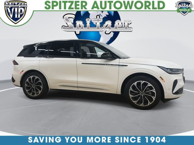 Used 2024 Lincoln Nautilus Reserve image 8