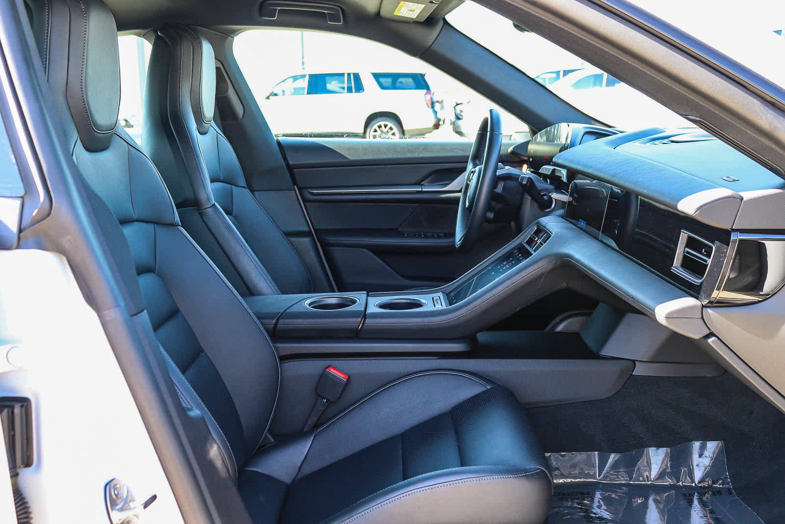 Used 2025 Porsche Taycan RWD image 18
