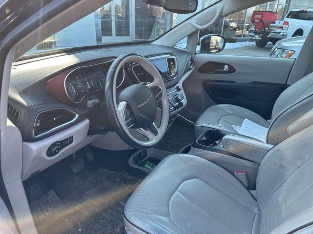 Used 2020 Chrysler Pacifica Limited w/ Tire & Wheel Group image 7