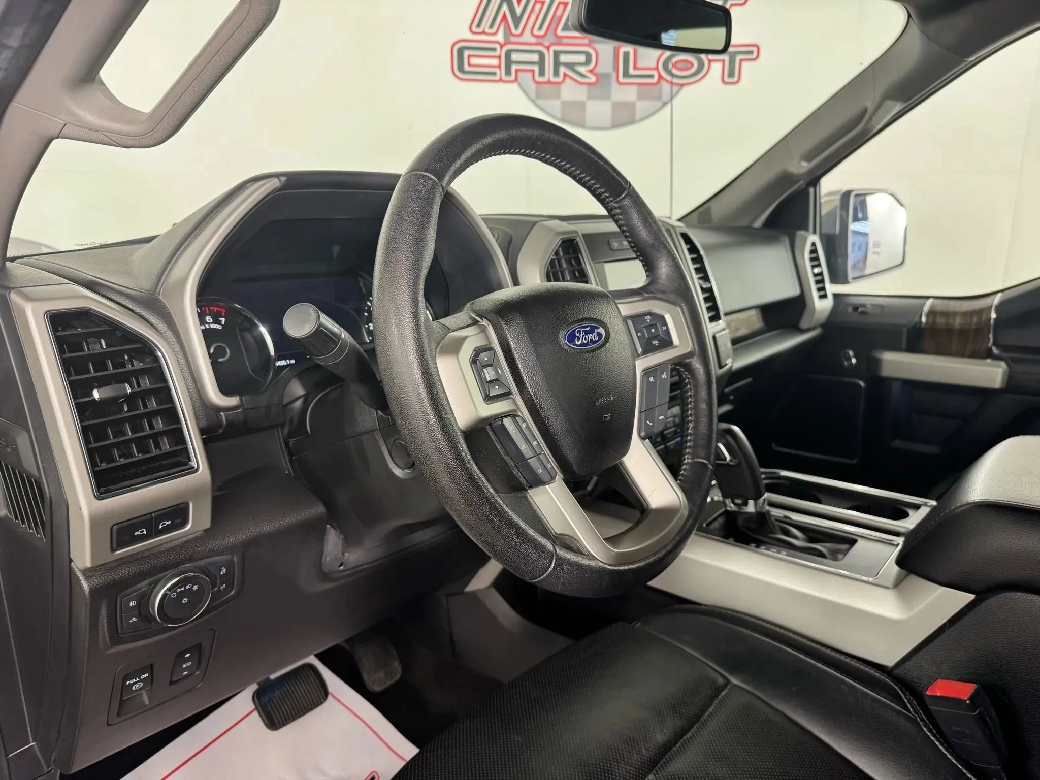 Used 2018 Ford F150 Lariat w/ Equipment Group 502A Luxury AWD/4WD image 10