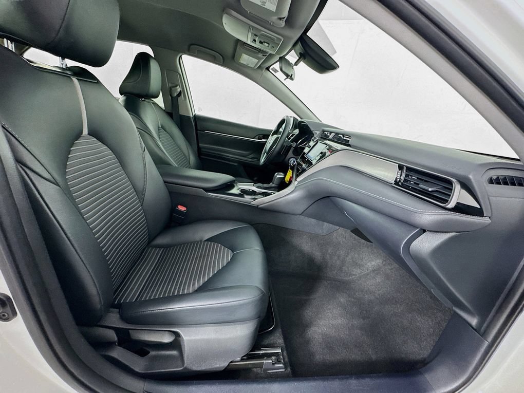 Used 2020 Toyota Camry SE FWD image 30