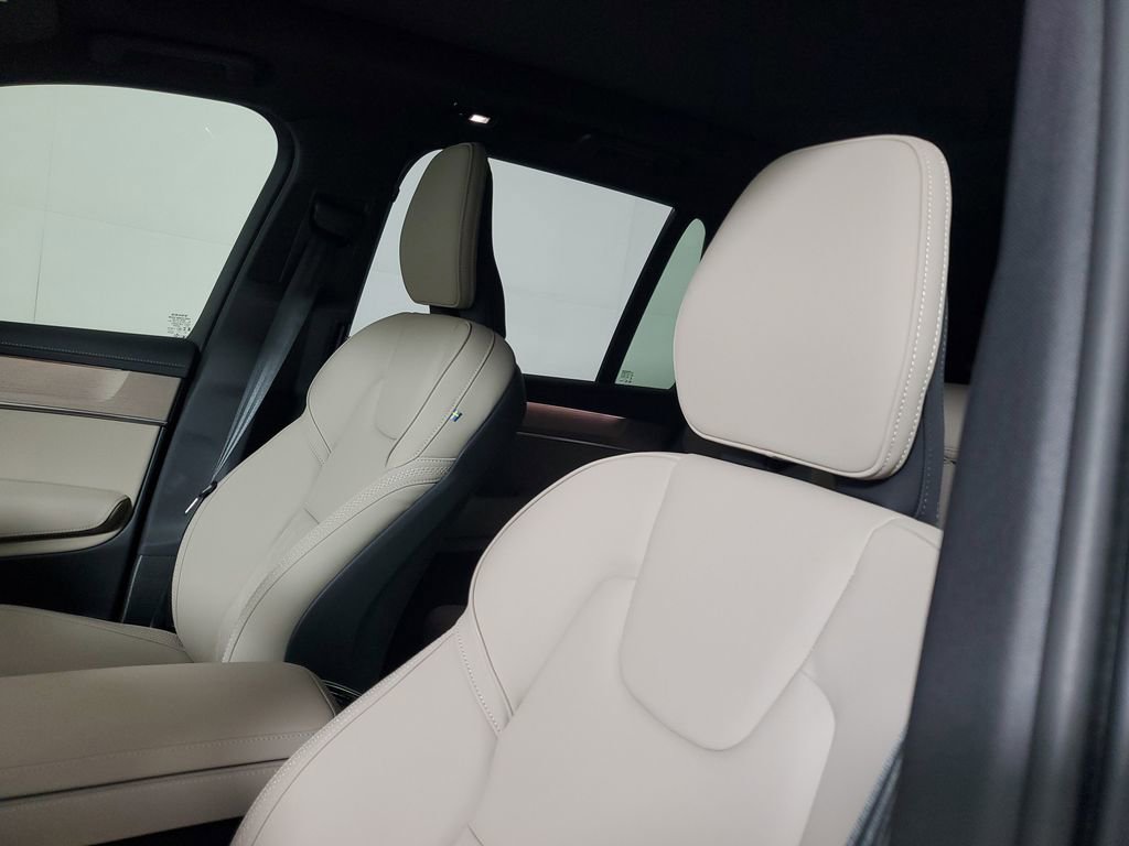 Certified 2026 Volvo XC90 B6 Plus w/ Protection Package Premier AWD/4WD image 26