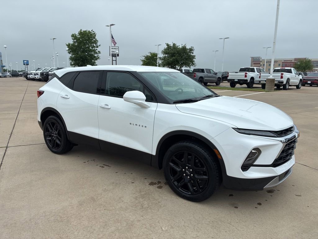 Used 2023 Chevrolet Blazer LT FWD image 5