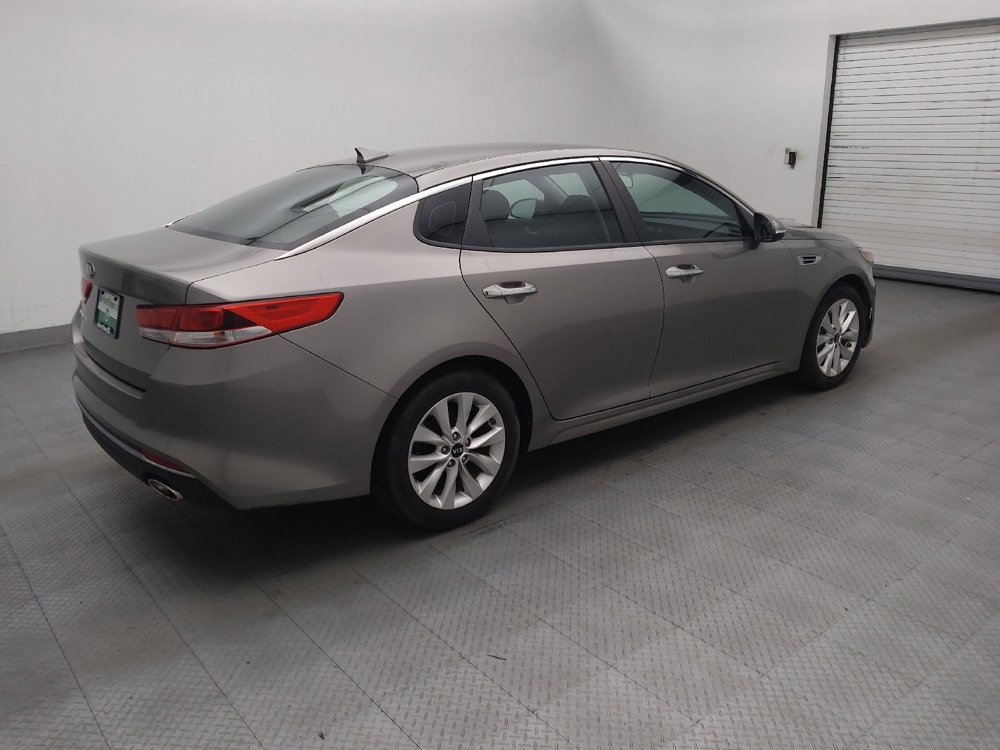 Used 2018 Kia Optima LX w/ 17" Alloy Wheels Package FWD image 10