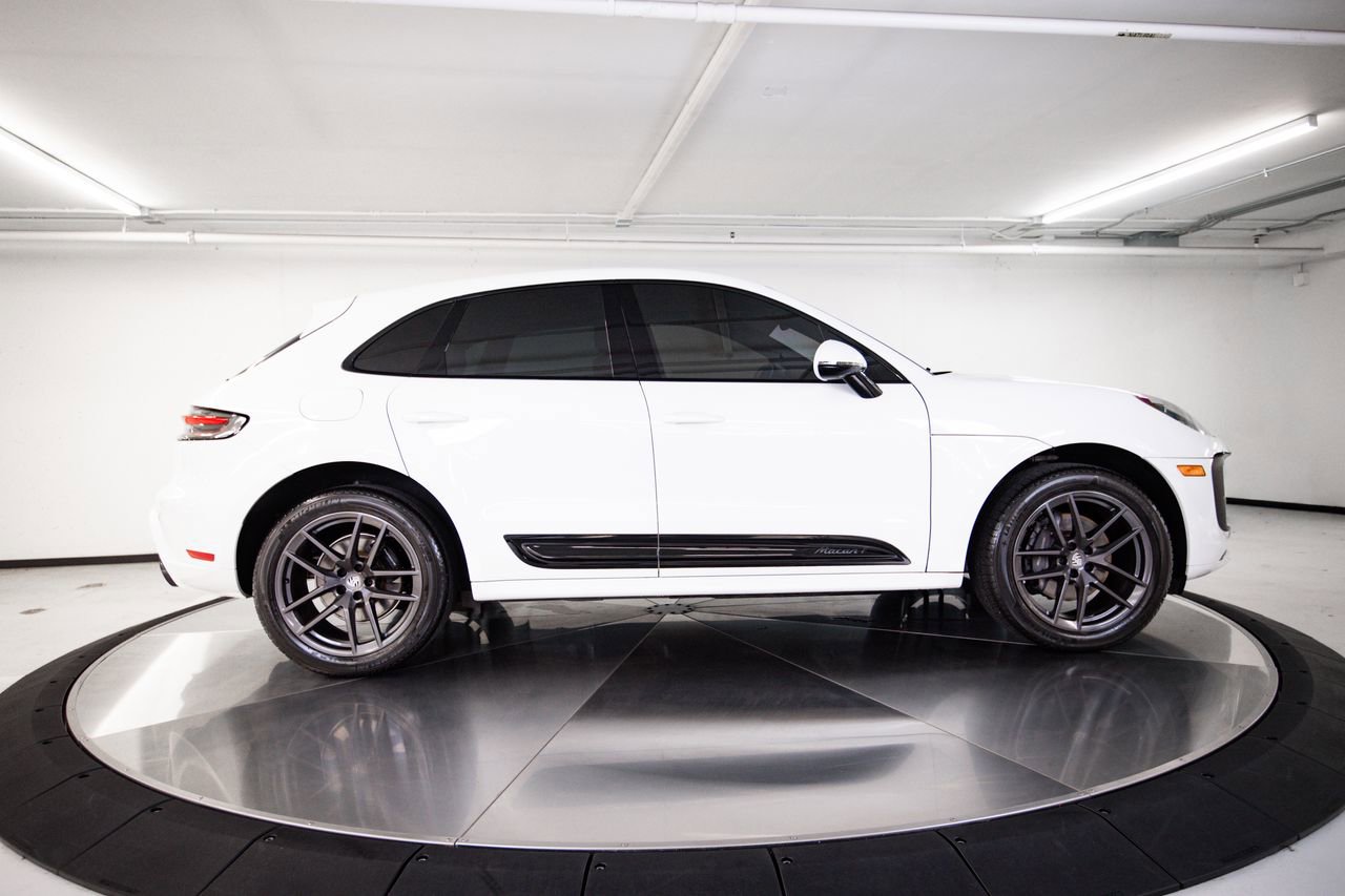 Certified 2023 Porsche Macan Turbo AWD/4WD image 8