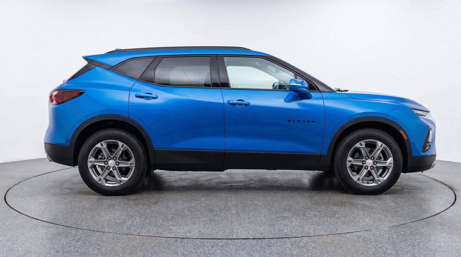 Used 2025 Chevrolet Blazer LT FWD image 11