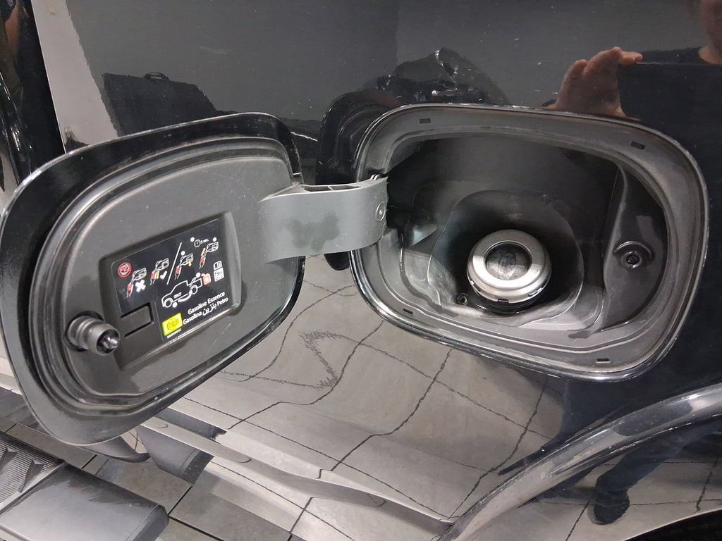 Used 2021 RAM 1500 Laramie AWD/4WD image 42