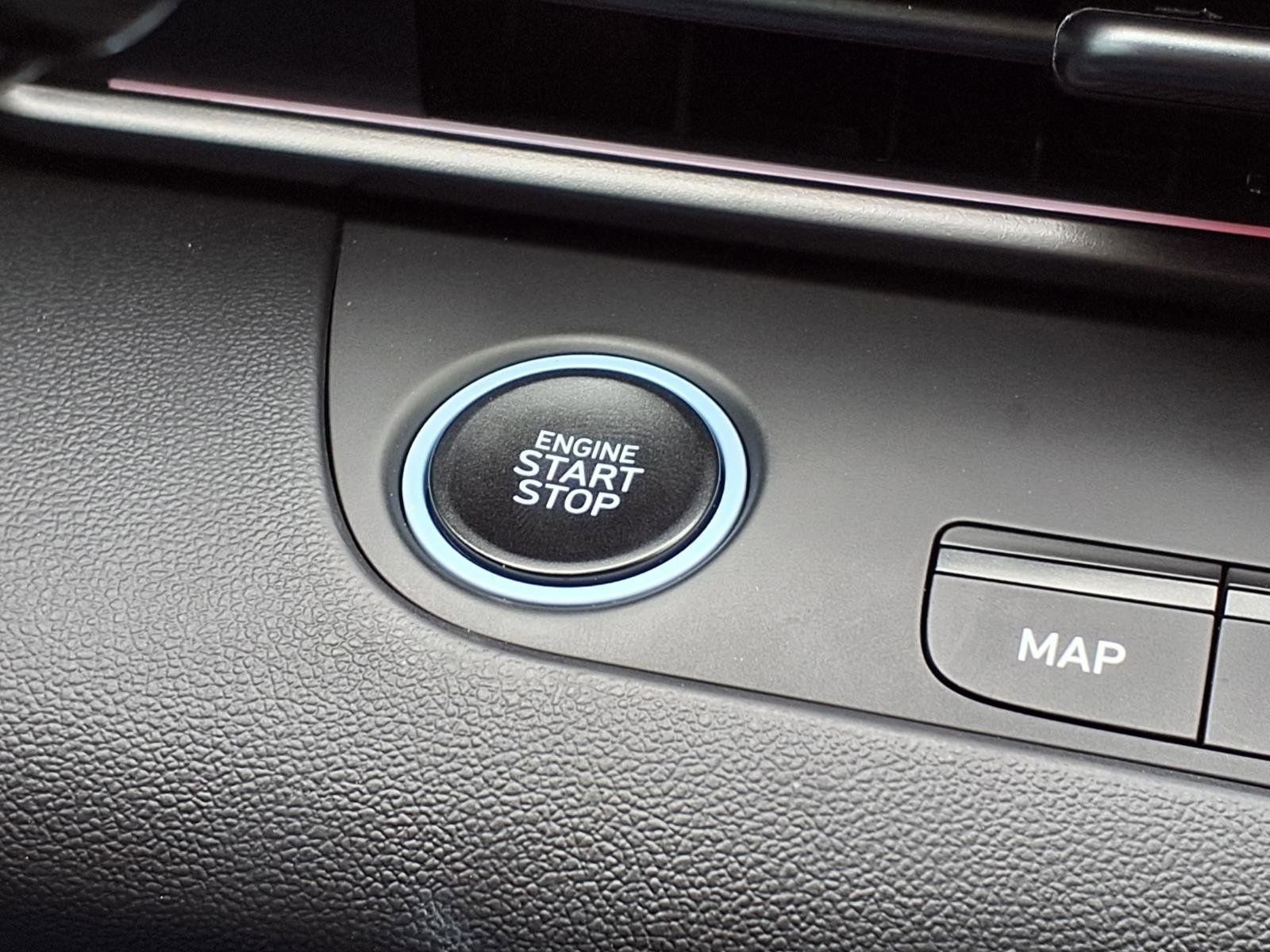 Used 2025 Hyundai Elantra N image 16