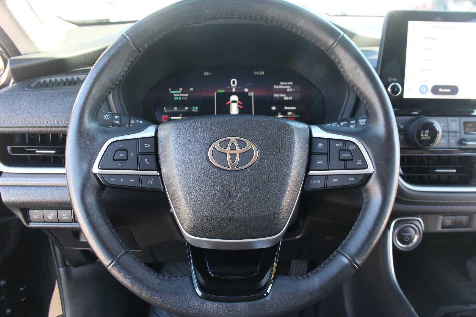 Used 2024 Toyota Grand Highlander Limited image 19